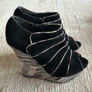 Liliana Sz 7 Liliana Black Faux Leather Platform Wedge Suede Womens Shoes Sander